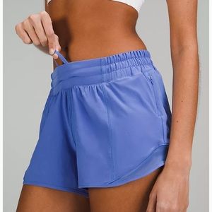 Lululemon Hot Totty low rise shorts 4”